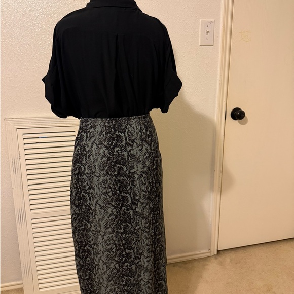 Chic Black and Gray Patterned Pencil Skirt - Picture 2 of 2